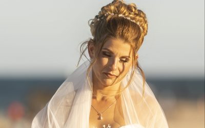 How to Choose the Best Beach Wedding Hairstyle